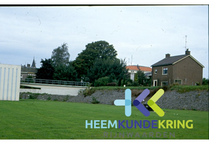1989 Huis Theo centen en Peilhuisje bijde weg F00001961